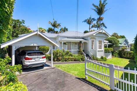 Photo of property in 31 Shoal Bay Road, Devonport, Auckland, 0624