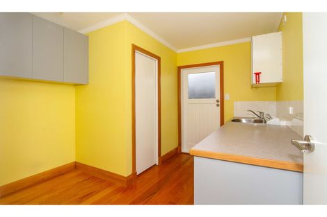 Photo of property in 24 Howard Road, Northcote, Auckland, 0627
