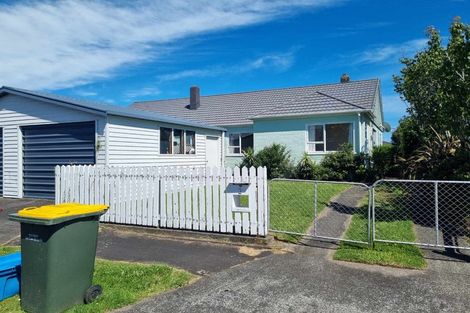Photo of property in 2 Chard Street, Westown, New Plymouth, 4310