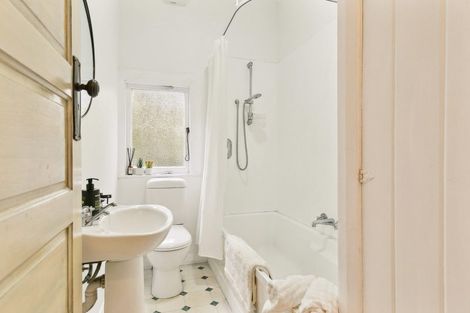 Photo of property in 159 Queens Drive, Lyall Bay, Wellington, 6022