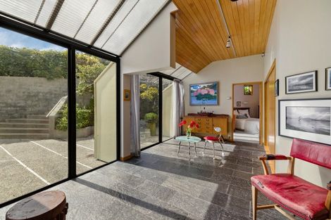 Photo of property in 9 Wakatipu Heights, Queenstown, 9300
