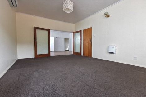 Photo of property in 5a Randwick Road, Northland, Wellington, 6012