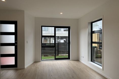 Photo of property in 24 Rauemi Way, Te Atatu South, Auckland, 0610