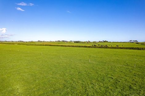 Photo of property in 306 Pungarehu Road, Pungarehu, 4685