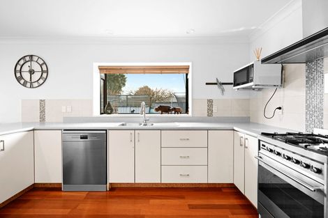 Photo of property in 27 Halcione Close, Flagstaff, Hamilton, 3210