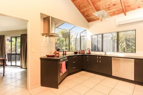 Photo of property in 6 Khaleel Place, Henderson, Auckland, 0612