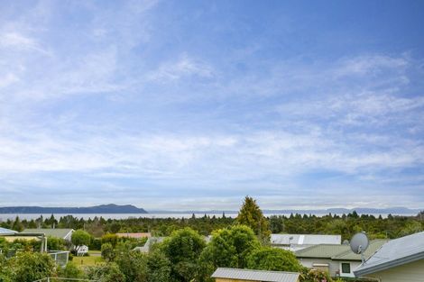 Photo of property in 5 Kahotea Drive, Motuoapa, 3382