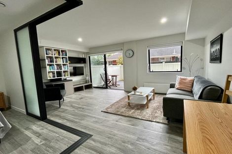 Photo of property in 8 Gray Avenue, Mangere East, Auckland, 2024