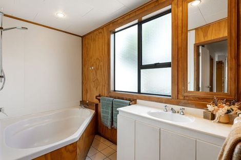 Photo of property in 16 Sandra Street, South New Brighton, Christchurch, 8062