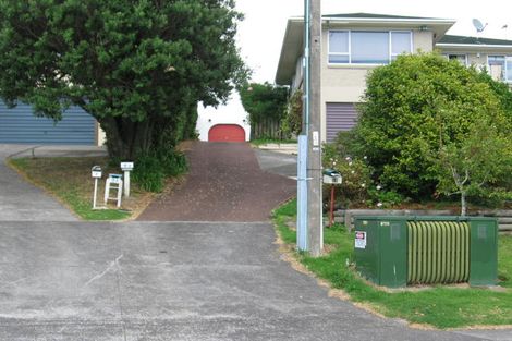 Photo of property in 2/8a Mizpah Road, Torbay, Auckland, 0630