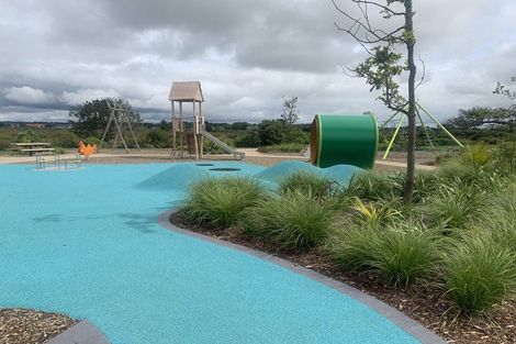 Photo of property in 5 Aquamarine Road, Rosehill, Papakura, 2113