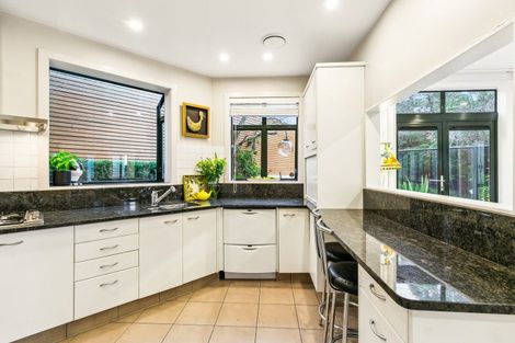 Photo of property in 2/67 Bolton Street, Kelburn, Wellington, 6012