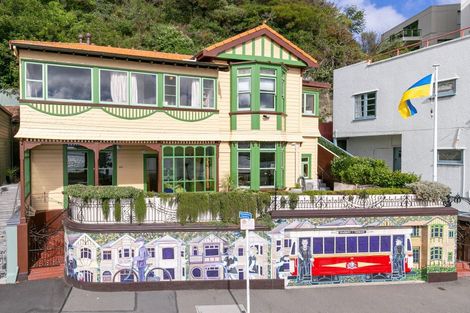 Photo of property in 186 Oriental Parade, Oriental Bay, Wellington, 6011