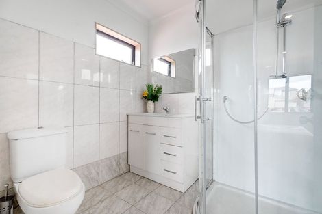 Photo of property in 17 Edgewood Way, Henderson, Auckland, 0612