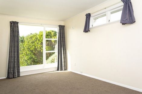 Photo of property in 38 Lyndfield Lane, Newlands, Wellington, 6037