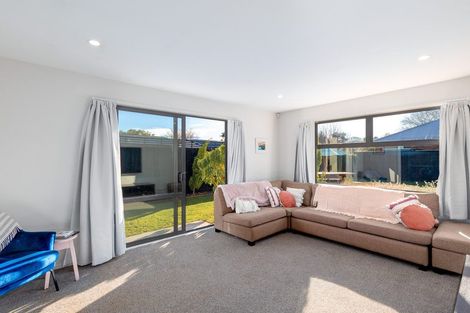 Photo of property in 15 Surrey Street, Linwood, Christchurch, 8062