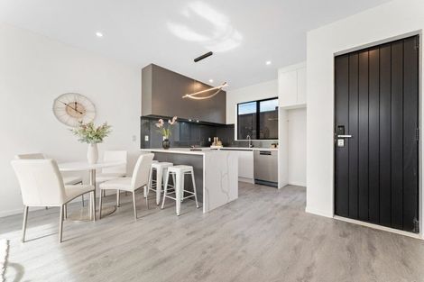 Photo of property in 122 Archibald Road, Kelston, Auckland, 0602