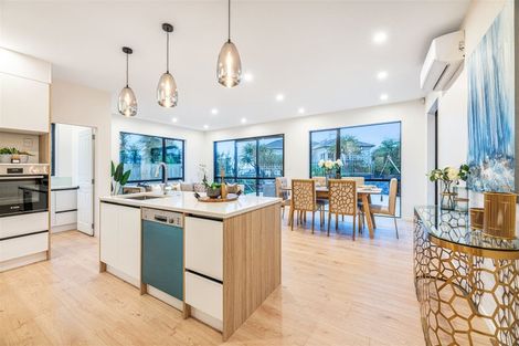 Photo of property in 16 Matau Rise, Te Atatu Peninsula, Auckland, 0610