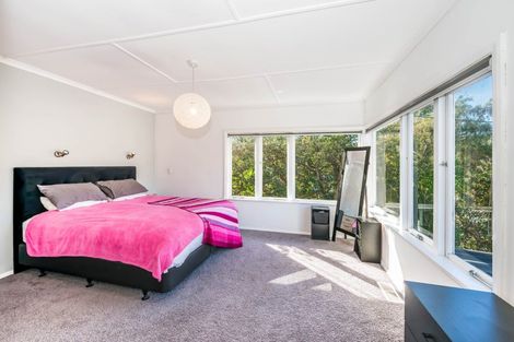 Photo of property in 3 Wairere Grove, Paraparaumu, 5032