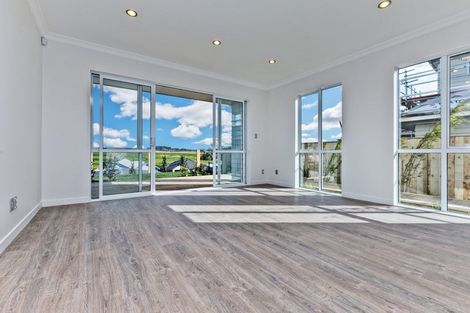 Photo of property in 10 Seafort Lane, Silverdale, 0932