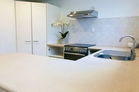 Photo of property in 1/90 Pupuke Road, Hillcrest, Auckland, 0627