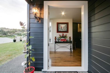 Photo of property in 81 Kent Terrace, Taradale, Napier, 4112