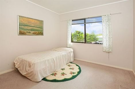 Photo of property in 180 Te Atatu Road, Te Atatu South, Auckland, 0610