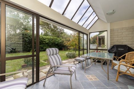 Photo of property in 2 Lavinia Grove, Waikanae Beach, Waikanae, 5036