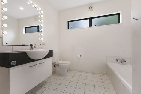 Photo of property in 30 Glenwood Avenue, Birkenhead, Auckland, 0626