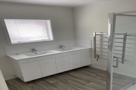 Photo of property in 24 Walton Street, Red Beach, 0932