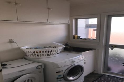 Photo of property in 41a Horokiwi Road West, Newlands, Wellington, 6037