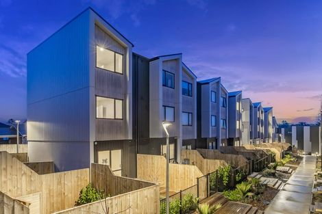 Photo of property in 13 Paetai Lane, Te Atatu Peninsula, 0610