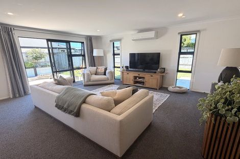 Photo of property in 8 Cherry Place, Maewa, Feilding, 4702