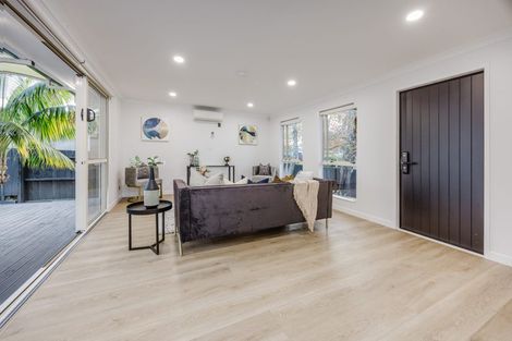 Photo of property in 60a Reelick Avenue, Pakuranga Heights, Auckland, 2010