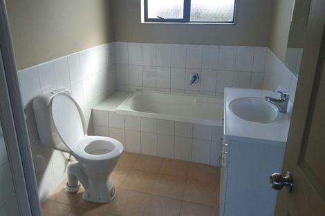 Photo of property in 14 Gordon Stanley Drive, Massey, Auckland, 0614