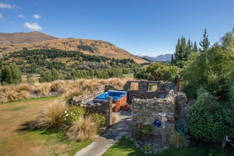 Photo of property in 945 Mount Barker Road, Wanaka, 9382