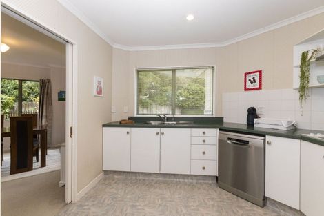 Photo of property in 2 The Glen, Hokowhitu, Palmerston North, 4410