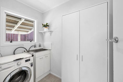 Photo of property in 1 Ross Place, Blagdon, New Plymouth, 4310