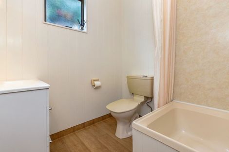 Photo of property in 52 Harvey Street, Waipahihi, Taupo, 3330