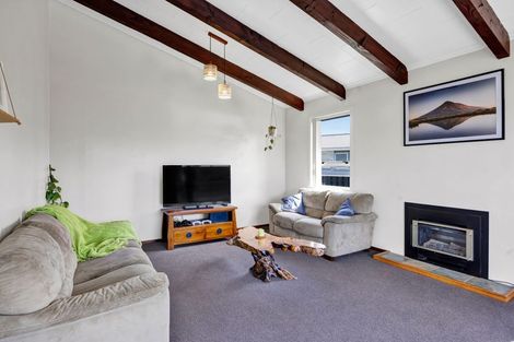 Photo of property in 18 Oberon Street, Stratford, 4332