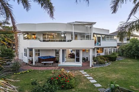Photo of property in 2 Seychelles Drive, Papamoa Beach, Papamoa, 3118