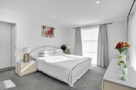 Photo of property in 44 Fernbrook Drive, Hurworth, New Plymouth, 4310