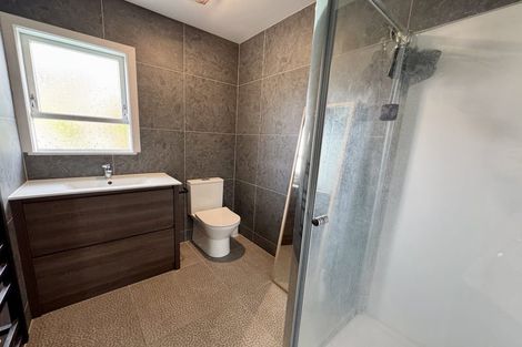 Photo of property in 2 Thomas Rea Place, Te Atatu South, Auckland, 0610