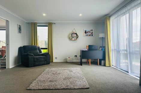 Photo of property in 10 Hopuni Way, Takanini, 2112