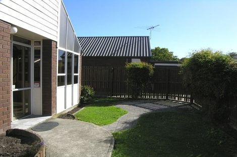 Photo of property in 2/13 Suva Street, Upper Riccarton, Christchurch, 8041