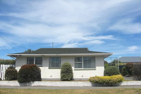 Photo of property in 17 Lake Terrace Road, Burwood, Christchurch, 8061