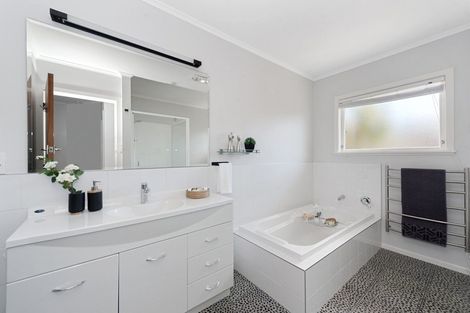 Photo of property in 19 Claremont Avenue, Chartwell, Hamilton, 3210