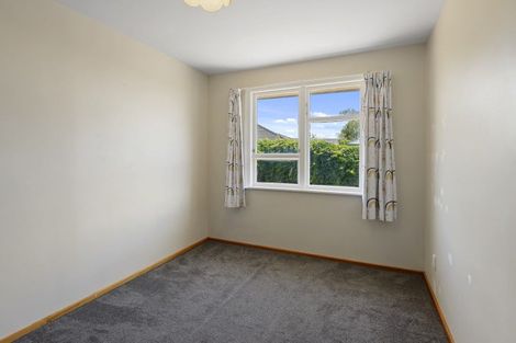 Photo of property in 52 Lambeth Crescent, Redwood, Christchurch, 8051