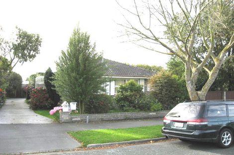 Photo of property in 4 Wadeley Road, Ilam, Christchurch, 8041