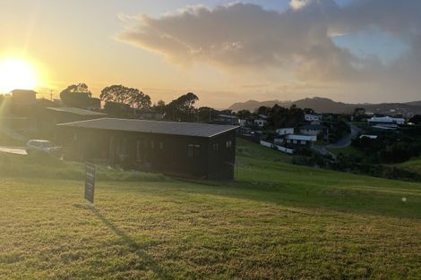 Photo of property in 5 Blue Moon Rise, Langs Beach, 0582